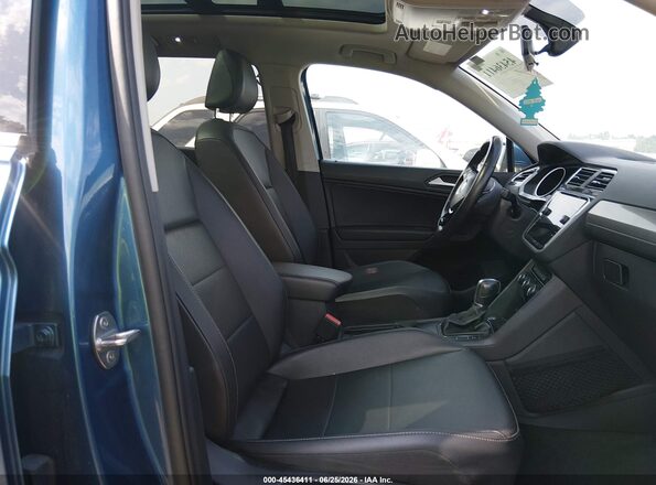 3VV3B7AX9KM065698 2019 VOLKSWAGEN TIGUAN Blue Սալոնի դիմացի տեսք