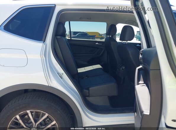 3VV3B7AX9LM035831 2020 VOLKSWAGEN TIGUAN White Widok naklejki z numerem VIN