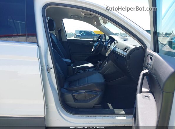 3VV3B7AX9LM035831 2020 VOLKSWAGEN TIGUAN White Widok wnętrza z przodu