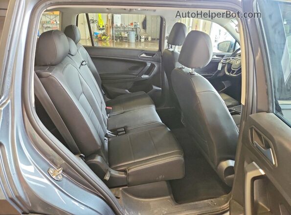 3VV3B7AX9LM088500 2020 VOLKSWAGEN TIGUAN Угольный Вид задней части салона