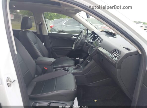 3VV3B7AX9MM049892 2021 VOLKSWAGEN TIGUAN Белый Вид салона спереди