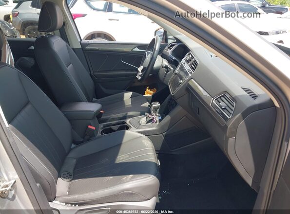 3VV3B7AX9PM115149 2023 VOLKSWAGEN TIGUAN Silver წინა სალონის ხედი