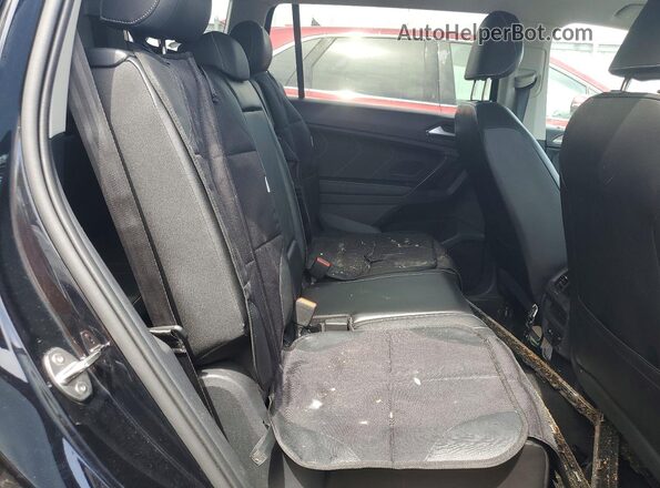 3VV3B7AX9RM074427 2024 VOLKSWAGEN TIGUAN Black Rear interior view