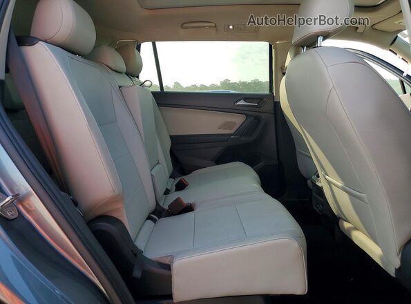 3VV3B7AXXJM205529 2018 VOLKSWAGEN TIGUAN Gray Вид задньої частини салону