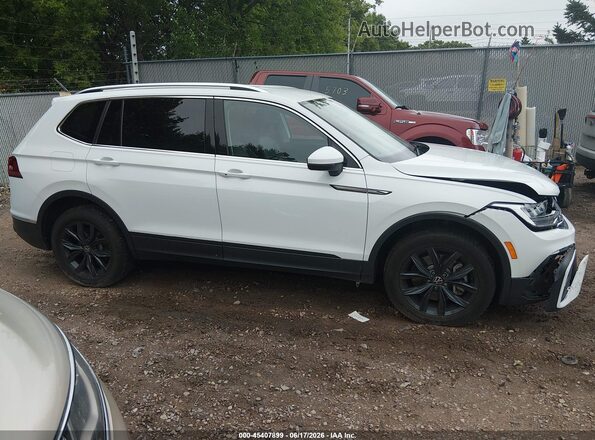 3VV3B7AXXRM042960 2024 VOLKSWAGEN TIGUAN White Սալոնի հետևի տեսք