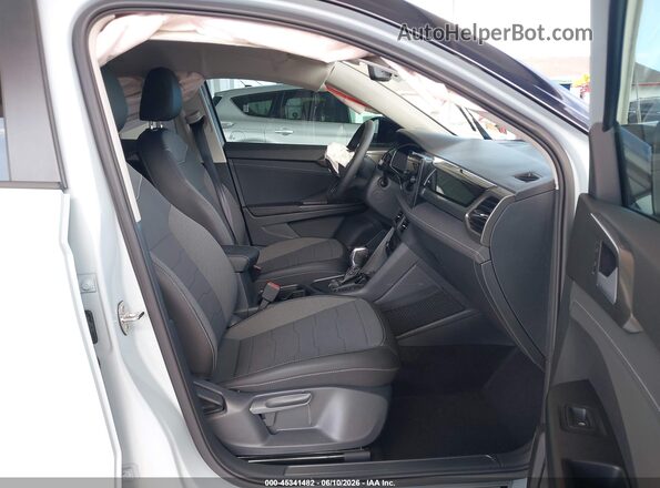 3VV3C7B25TM044204 2026 VOLKSWAGEN TAOS Blue Vista interior delantera