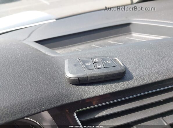 3VV4B7AX1LM034757 2020 VOLKSWAGEN TIGUAN Silver Առջևի վահանակի տեսք