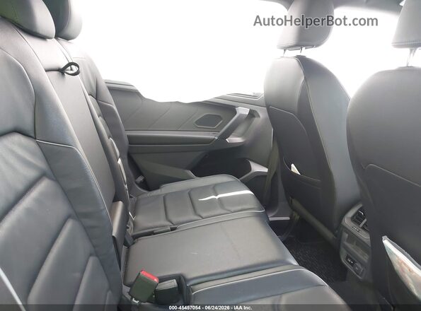 3VV4B7AX1LM034757 2020 VOLKSWAGEN TIGUAN Silver VIN կոդի պիտակի տեսք