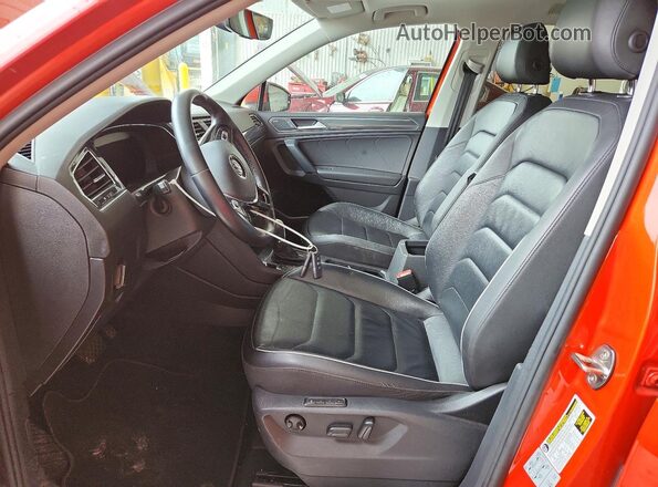 3VV4B7AX2KM059570 2019 VOLKSWAGEN TIGUAN Orange Вид салону спереду
