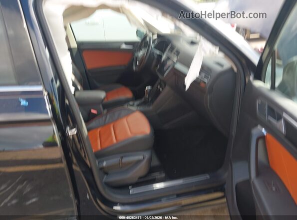 3VV4B7AX2KM154047 2019 VOLKSWAGEN TIGUAN Black Widok wnętrza z przodu