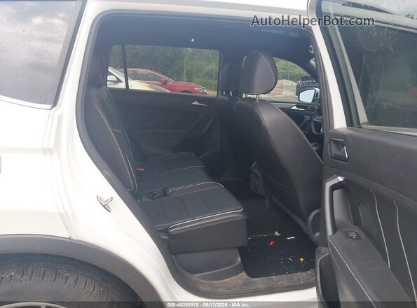 3VV4B7AX2NM102650 2022 VOLKSWAGEN TIGUAN White VIN კოდის სტიკერის ხედი