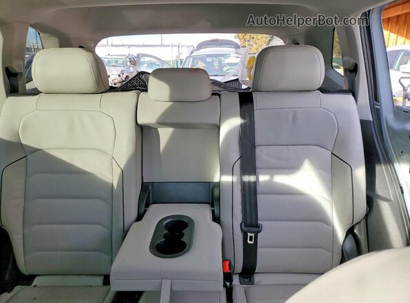 3VV4B7AX3JM197603 2018 VOLKSWAGEN TIGUAN Gray 