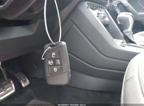 3VV4B7AX3PM050674 2023 VOLKSWAGEN TIGUAN White Dashboard view