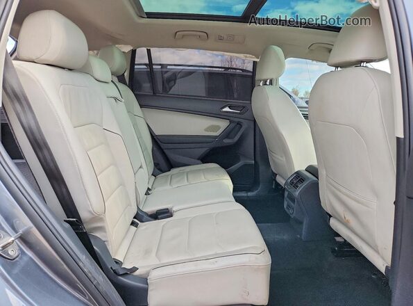 3VV4B7AX4JM075235 2018 VOLKSWAGEN TIGUAN Gray Вид задньої частини салону
