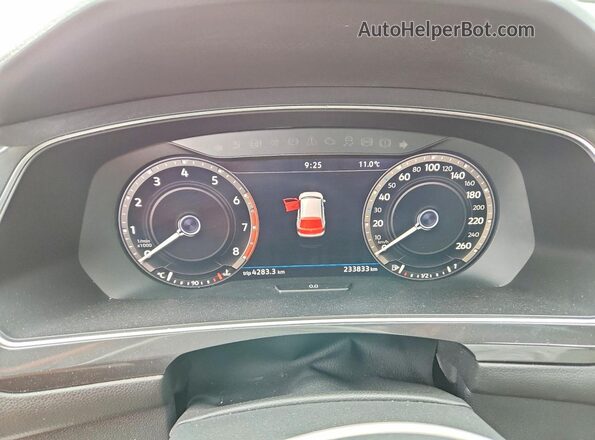 3VV4B7AX4JM075235 2018 VOLKSWAGEN TIGUAN Gray Вид щитка приладів