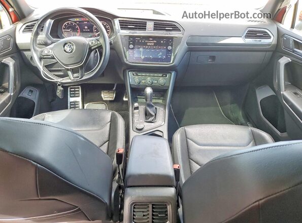 3VV4B7AX4JM192930 2018 VOLKSWAGEN TIGUAN Orange 