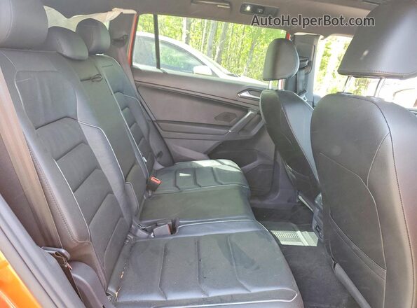 3VV4B7AX4JM192930 2018 VOLKSWAGEN TIGUAN Orange 