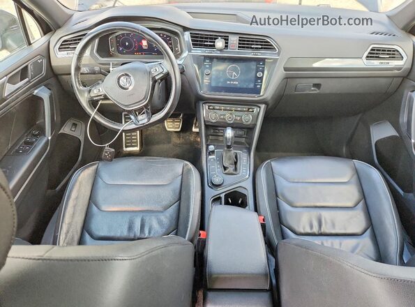 3VV4B7AX4LM080437 2020 VOLKSWAGEN TIGUAN Black Dashboard view