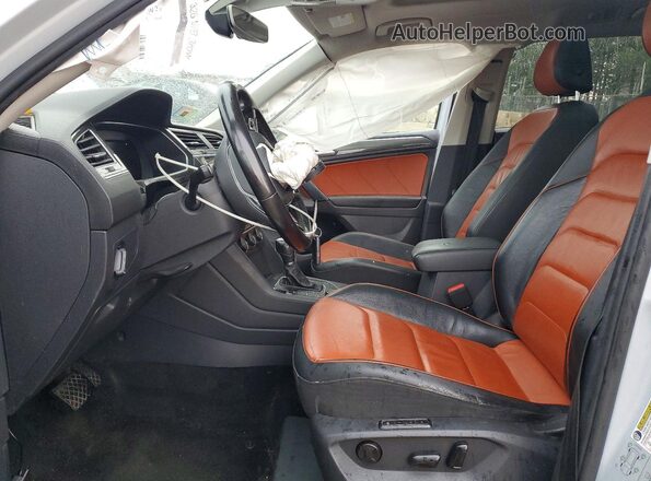 3VV4B7AX6KM026832 2019 VOLKSWAGEN TIGUAN White წინა სალონის ხედი