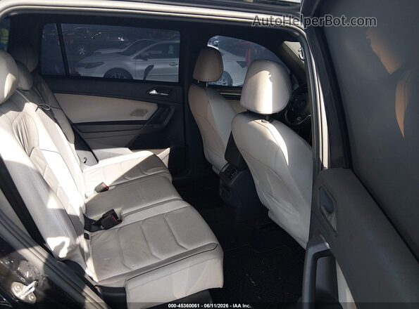 3VV4B7AX7JM161624 2018 VOLKSWAGEN TIGUAN Black VIN კოდის სტიკერის ხედი