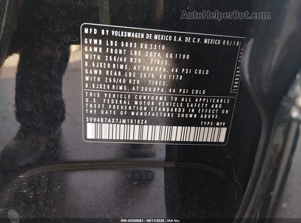3VV4B7AX7JM161624 2018 VOLKSWAGEN TIGUAN Black ძრავის განყოფილების ხედი