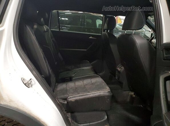 3VV4B7AX9RM124537 2024 VOLKSWAGEN TIGUAN White Rear interior view