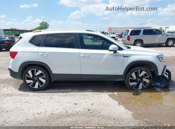 3VV4X7B27RM060275 2024 VOLKSWAGEN TAOS Белый Вид задней части салона