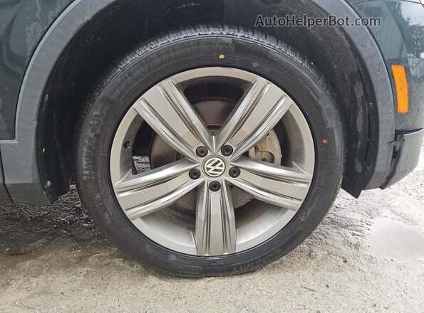3VV5B7AX4JM220178 2018 VOLKSWAGEN TIGUAN Green 