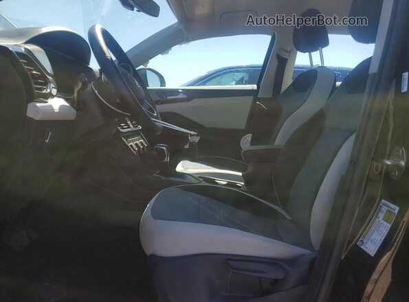 3VV5C7B29TM050127 2026 VOLKSWAGEN TAOS Черный Вид салона спереди