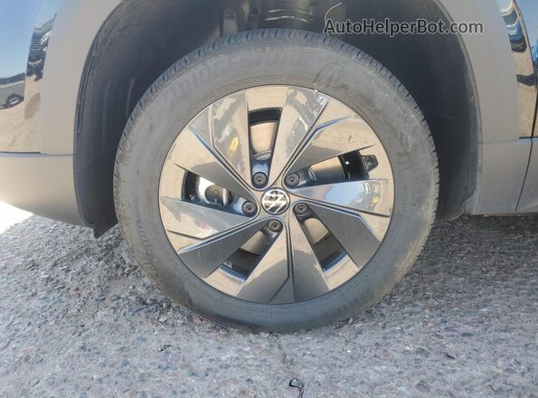 3VV5C7B29TM050127 2026 VOLKSWAGEN TAOS Черный Панорамный вид салона 360°