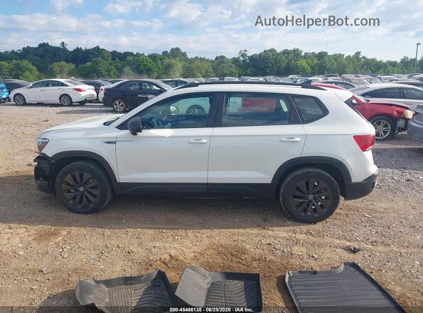 3VV5X7B28RM018220 2024 VOLKSWAGEN TAOS White Vista interior de 360 grados