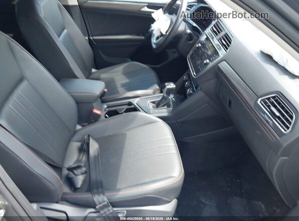 3VV6B7AX3RM224867 2024 VOLKSWAGEN TIGUAN Gray Widok wnętrza z przodu