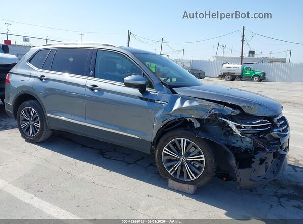 3VV6B7AX9RM227658 2024 VOLKSWAGEN TIGUAN Gray Widok z przodu