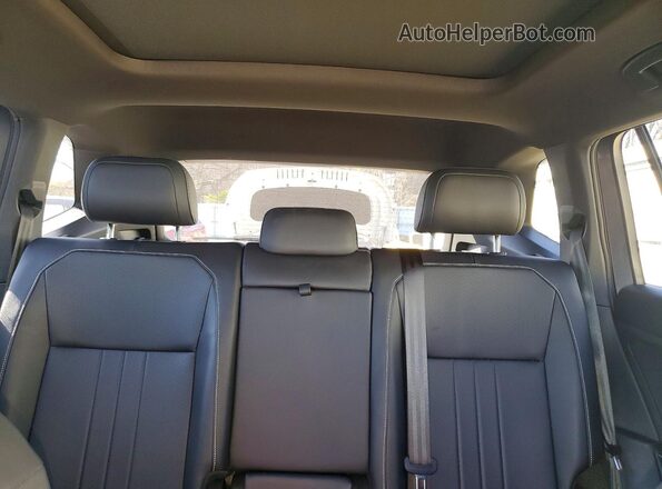3VV8B7AX0RM153958 2024 VOLKSWAGEN TIGUAN Серый Вид задних сидений