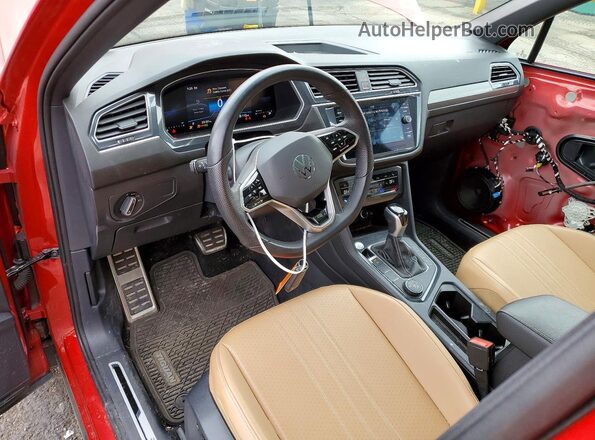 3VV8B7AX0RM200809 2024 VOLKSWAGEN TIGUAN Red წინა პანელის ხედი