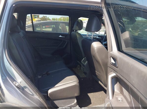 3VV8B7AX1PM001376 2023 VOLKSWAGEN TIGUAN Silver Widok naklejki z numerem VIN