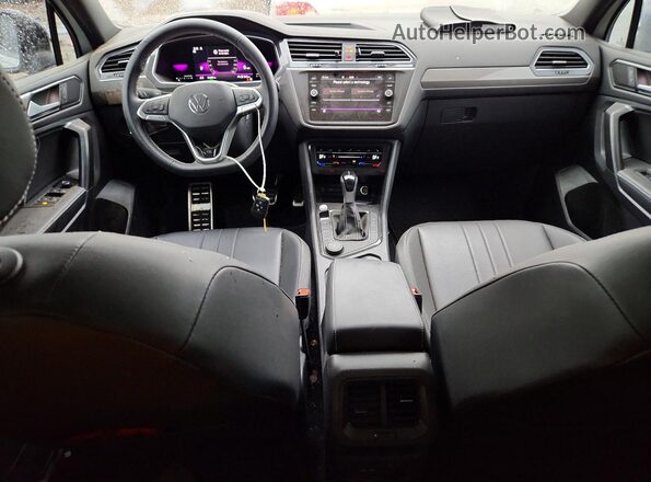 3VV8B7AX1PM067698 2023 VOLKSWAGEN TIGUAN White Вид панелі приладів
