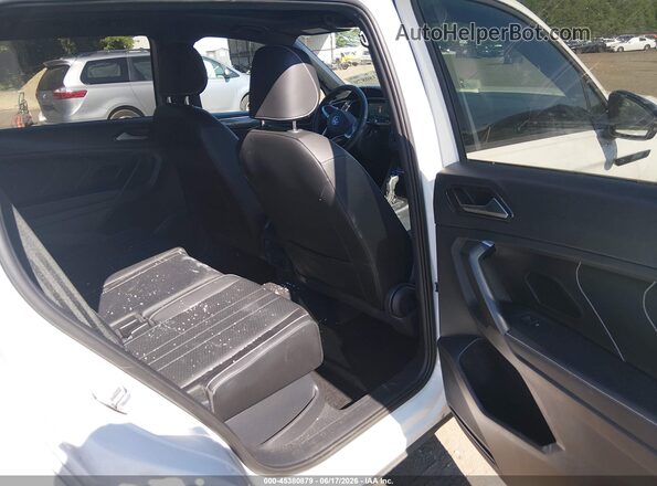 3VV8B7AX1PM086123 2023 VOLKSWAGEN TIGUAN White VIN կոդի պիտակի տեսք