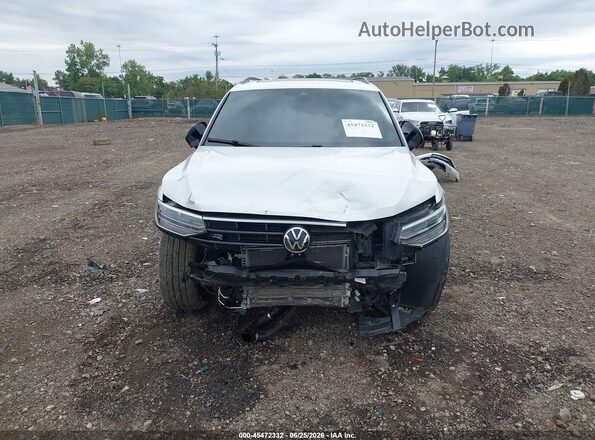 3VV8B7AX1RM144069 2024 VOLKSWAGEN TIGUAN Белый Вид задней части салона