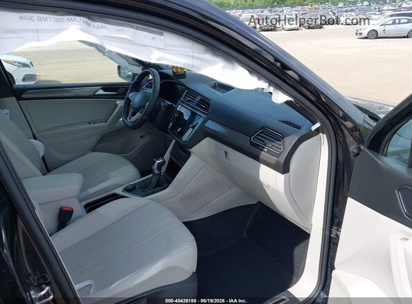 3VV8B7AX1RM161728 2024 VOLKSWAGEN TIGUAN Черный Вид салона спереди