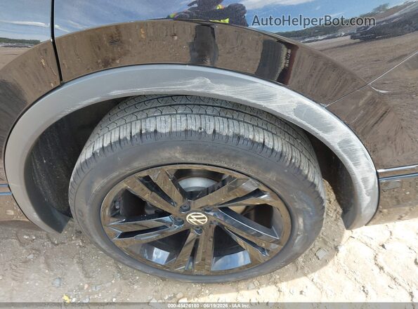 3VV8B7AX1RM161728 2024 VOLKSWAGEN TIGUAN Черный Вид спереди