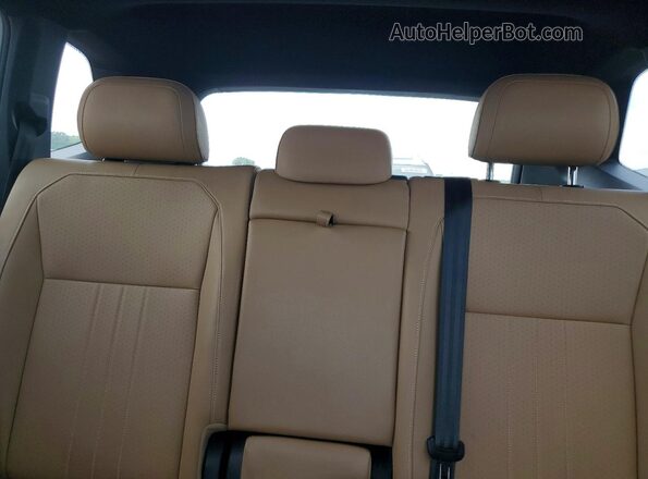 3VV8B7AX3NM092924 2022 VOLKSWAGEN TIGUAN White უკანა სავარძლების ხედი