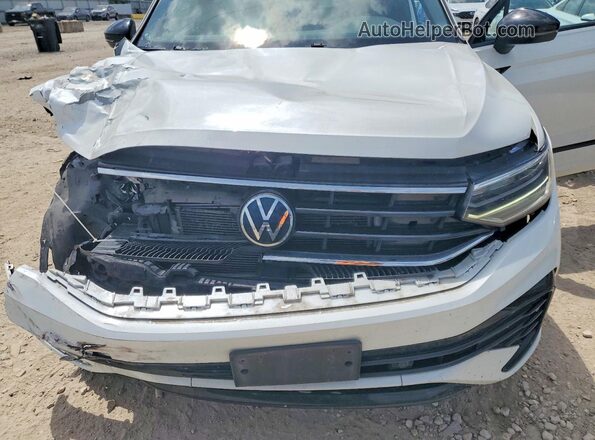 3VV8B7AX3NM092924 2022 VOLKSWAGEN TIGUAN White ძრავის განყოფილების ხედი