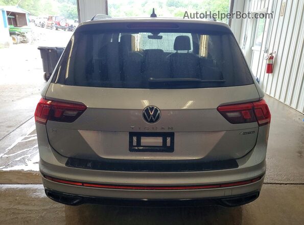 3VV8B7AX3RM086725 2024 VOLKSWAGEN TIGUAN Серый Вид сзади