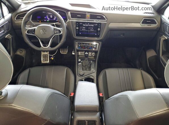 3VV8B7AX3RM086725 2024 VOLKSWAGEN TIGUAN Серый Вид панели приборов