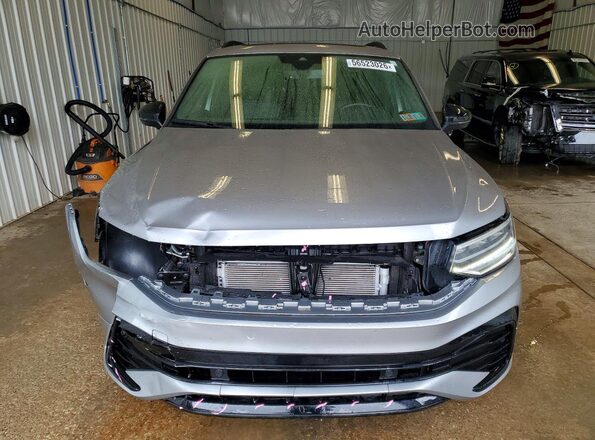 3VV8B7AX3RM086725 2024 VOLKSWAGEN TIGUAN Серый Вид спереди