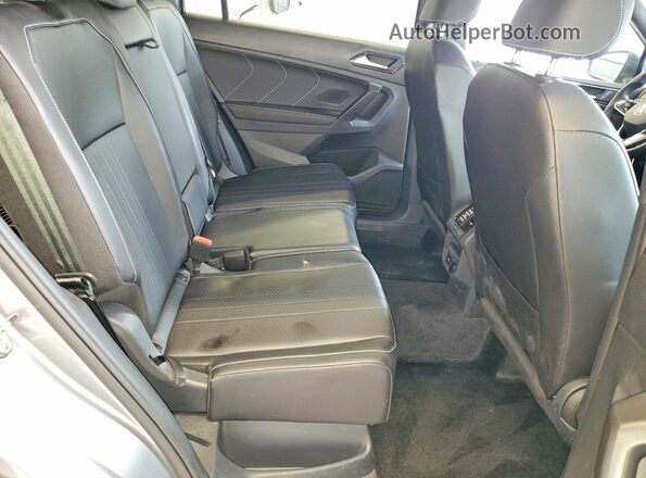 3VV8B7AX3RM086725 2024 VOLKSWAGEN TIGUAN Серый Вид задней части салона