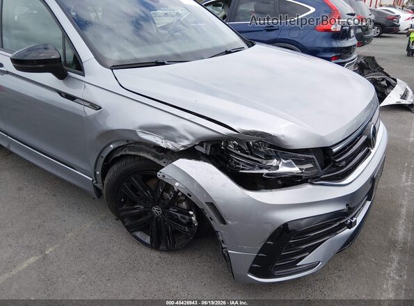 3VV8B7AX4NM083360 2022 VOLKSWAGEN TIGUAN Gray Widok z przodu