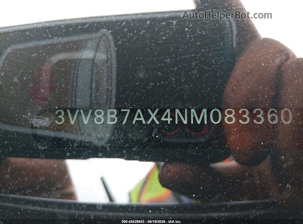 3VV8B7AX4NM083360 2022 VOLKSWAGEN TIGUAN Gray Widok komory silnika