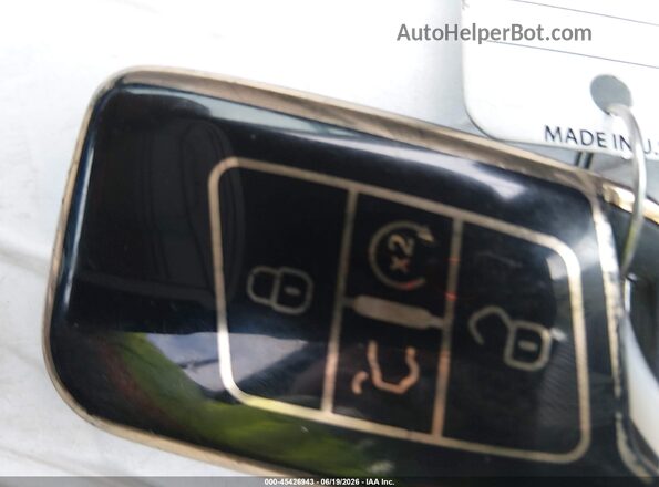3VV8B7AX4NM083360 2022 VOLKSWAGEN TIGUAN Gray Widok deski rozdzielczej